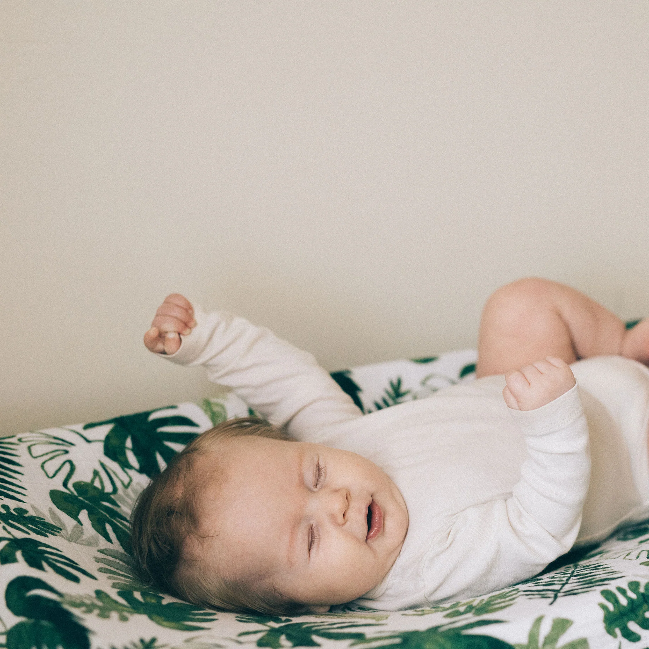 Cotton Muslin Changing Pad Cover - Tropical Leaf - Image 4