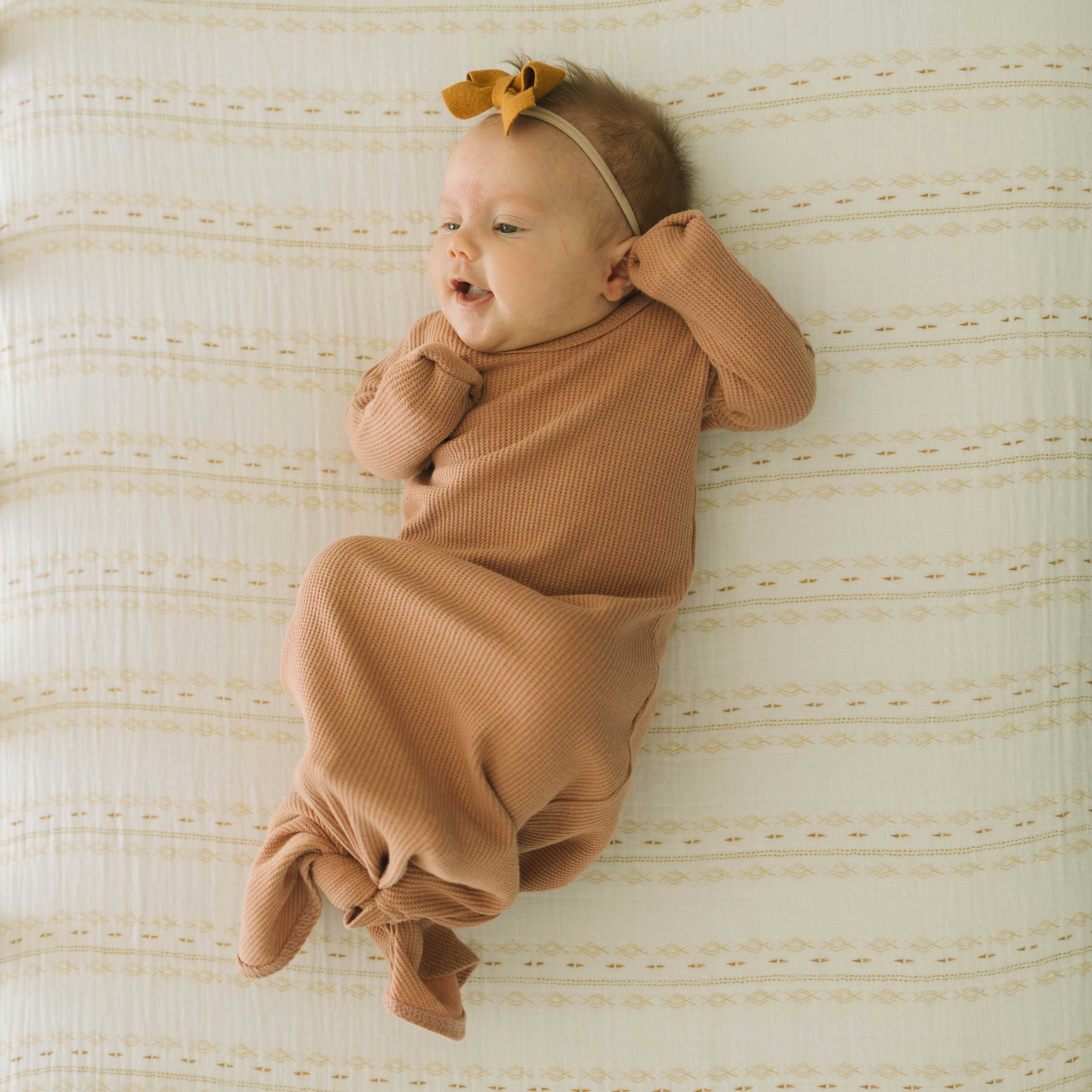 Cotton Muslin Crib Sheet - Gold Diamond-stripe - Image 4