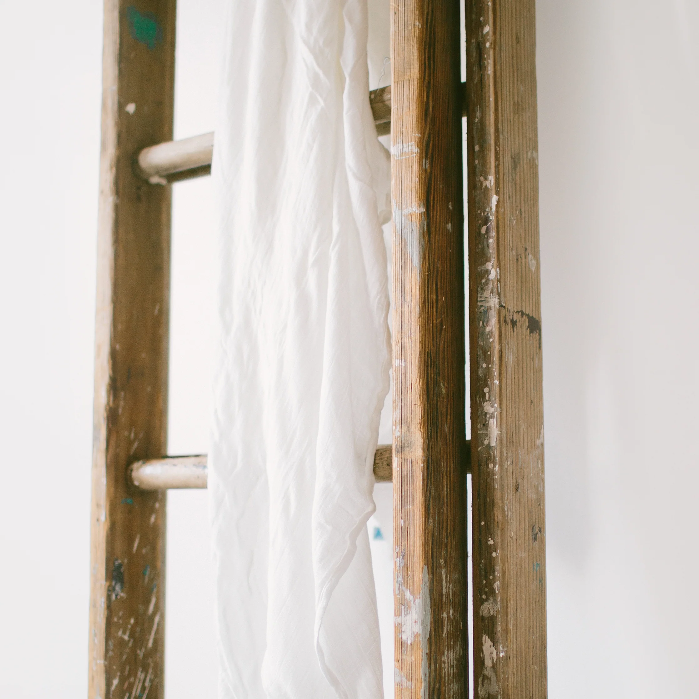 Deluxe Muslin Swaddle Blanket - Plain White - Image 5